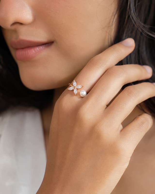 Forevershine Rose Gold Cz Flower And Pearl Adjustable Bypass Finger Ring